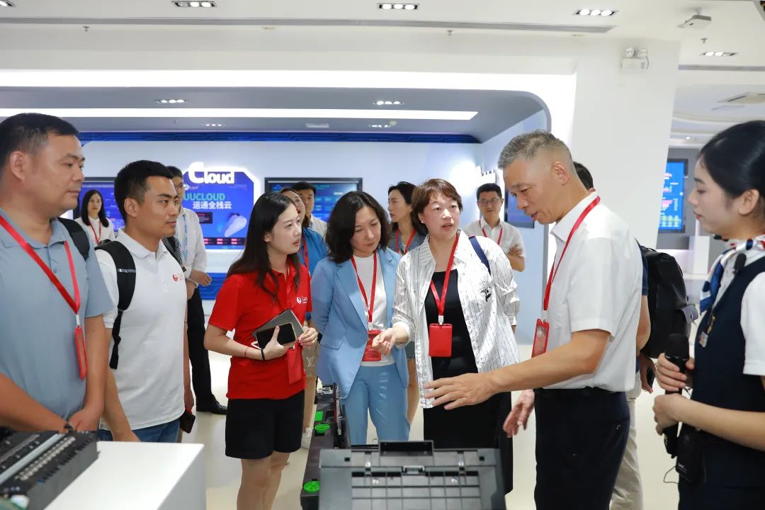 品牌中國(guó)行 | 人民網(wǎng)調(diào)研隊(duì)來訪廣電運(yùn)通