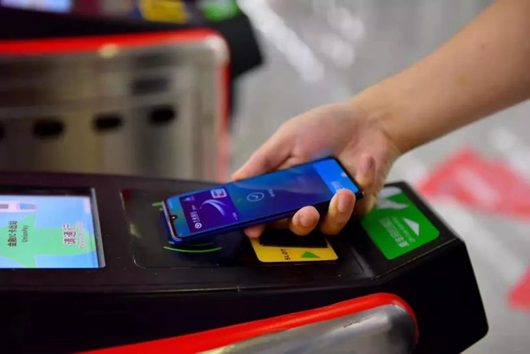 深圳地鐵0.2秒閃付開閘，手機(jī)手表手環(huán)都可綁定